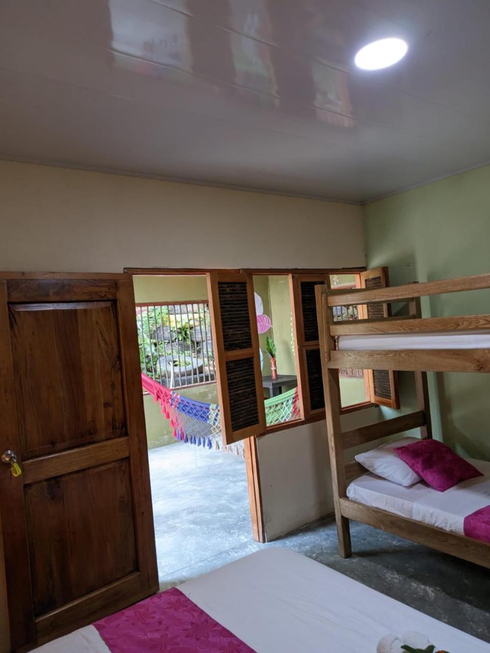 Sierra Kay Hostel Guachaca Kültér fotó